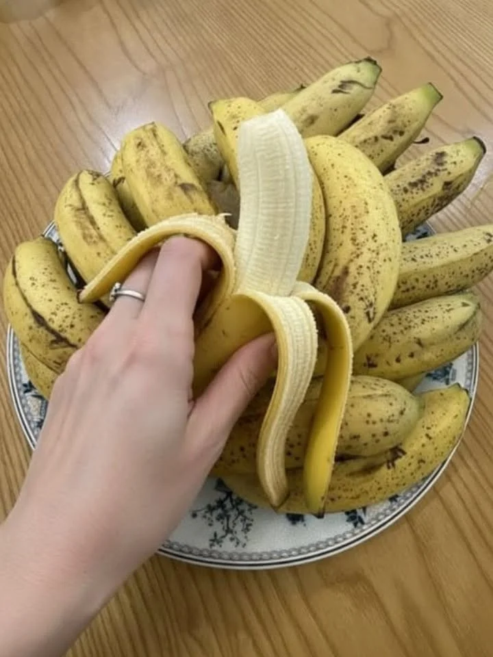 Läkare avslöjar att det att äta bananer tidigt på morgonen orsakar…