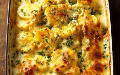 Krämig bakad potatis- och kycklinggratäng