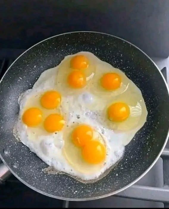 Hur många ägg är det i pannan?!