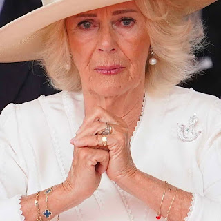 Buckingham Palace bekräftar ryktet, Camilla Parker Bowles är…se mer