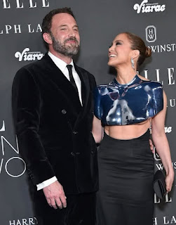 Vid 55 års ålder förbluffar Jennifer Lopez fansen med djärv kyss på scenen under Pridefirandet