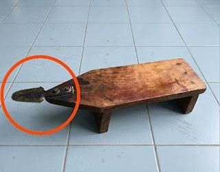 Glömt föremål i garage avslöjat som traditionellt kokosrivjärn Kokosnöt