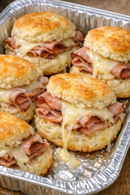 Skinka- och schweiziska kexsliders