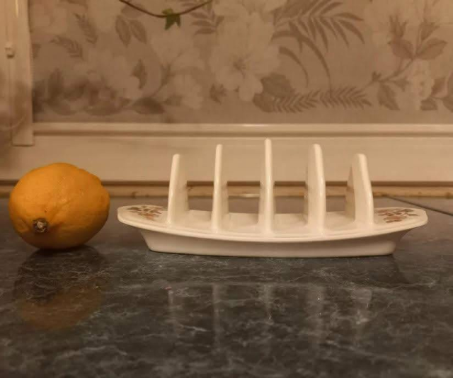 Viktoriansk elegans: Återupptäck charmen hos antika frukosttillbehör