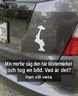 Min morfar såg det här klistermärket och tog en bild. Vad är det?? 🤯🤯 Han vill veta… se mer