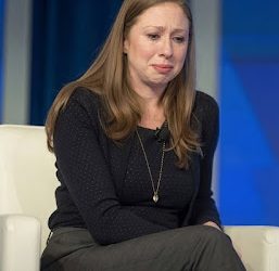 Chelsea Clinton avslöjar sitt positiva test
