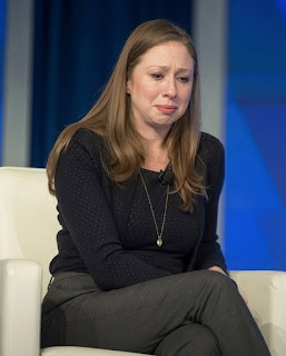 Chelsea Clinton avslöjar sitt positiva test